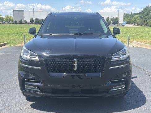 Used 2023 Lincoln Aviator Reserve w/ Equipment Group 201A AWD/4WD image 3