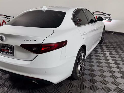 Used 2019 Alfa Romeo Giulia Ti AWD/4WD image 8