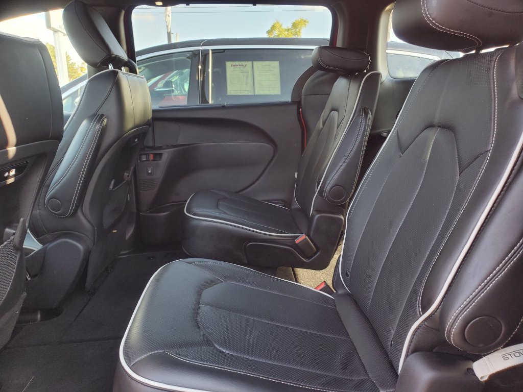 Used 2025 Chrysler Pacifica Limited AWD/4WD image 27