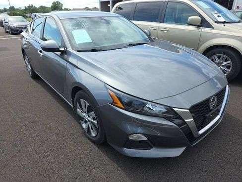 Used 2022 Nissan Altima 2.5 S FWD image 5