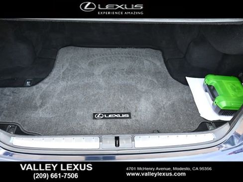 Used 2018 Lexus LS 500h w/ Luxury Package RWD image 17