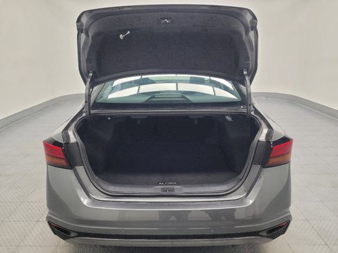 Used 2025 Nissan Altima 2.5 SV FWD image 29