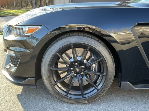 Used 2016 Ford Mustang Shelby GT350 w/ Track Package RWD image 16