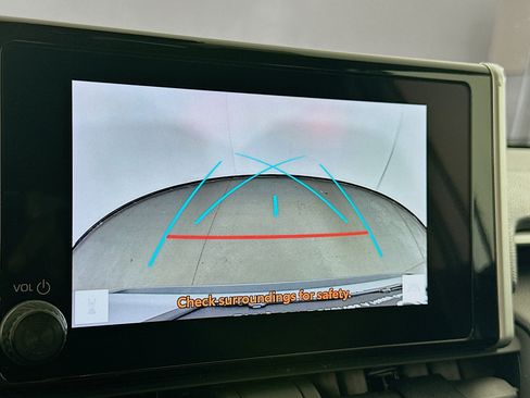 Used 2025 Toyota RAV4 XLE FWD image 22