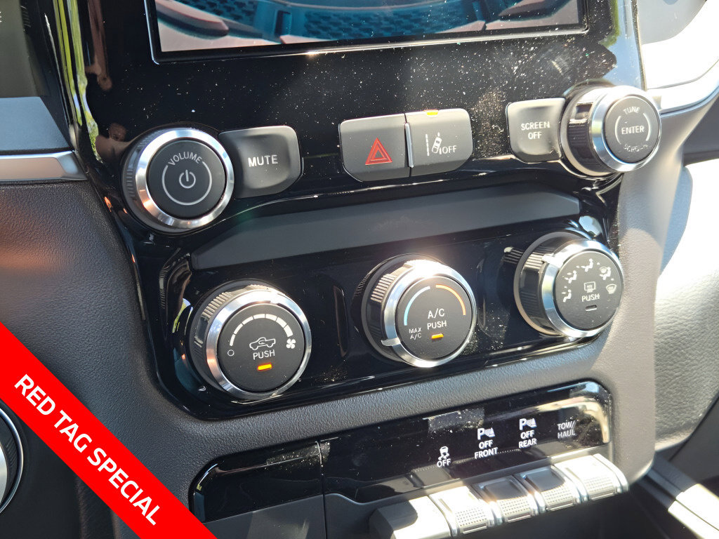 New 2026 RAM 1500 Express AWD/4WD image 29