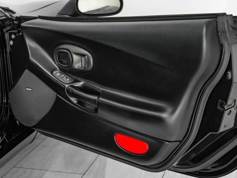 Used 2002 Chevrolet Corvette Z06 w/ Memory Pkg image 30