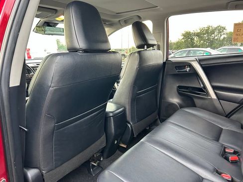 Used 2018 Toyota RAV4 Limited AWD/4WD image 18