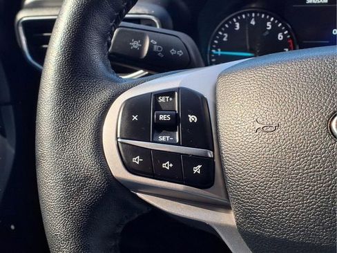 Used 2024 Ford Explorer XLT w/ Equipment Group 202A AWD/4WD image 30