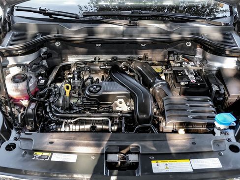 Used 2022 Volkswagen Taos SE image 7