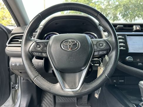 Used 2020 Toyota Camry SE FWD image 20