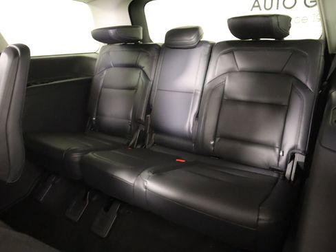 New 2026 Lincoln Navigator Premiere AWD/4WD image 14