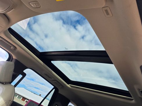 Used 2020 Ford Expedition Limited w/ Equipment Group 301A image 3