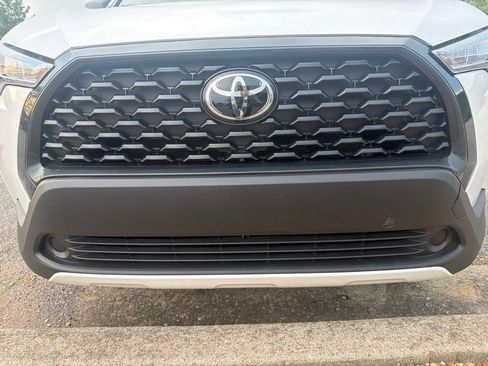 Used 2025 Toyota Corolla Cross L FWD image 13