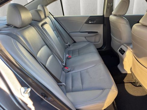 Used 2017 Honda Accord EX-L image 11