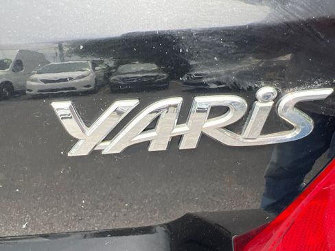 Used 2007 Toyota Yaris 2-Door Hatchback FWD image 32