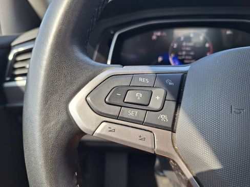 Used 2024 Volkswagen Jetta SE FWD image 17