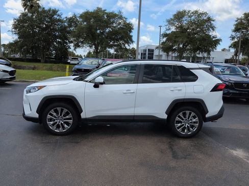 Used 2019 Toyota RAV4 XLE Premium FWD image 7