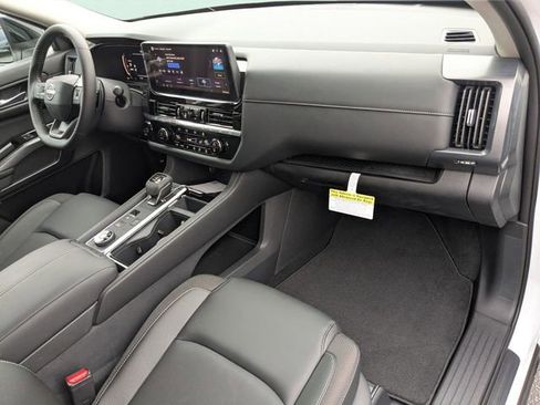 New 2026 Nissan Pathfinder SL AWD/4WD image 29