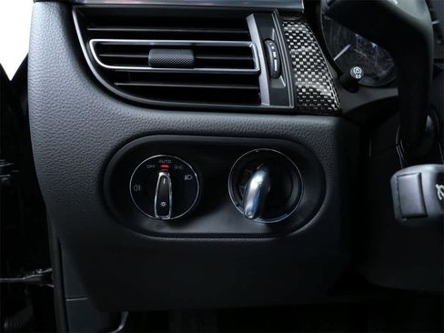 Used 2025 Porsche Macan image 22