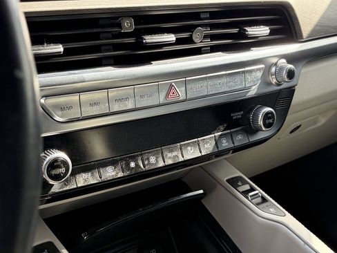 Used 2021 Kia Telluride EX w/ EX Premium Package FWD image 12