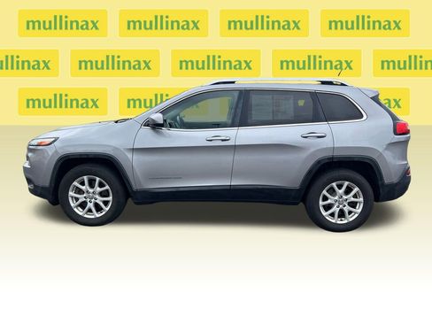 Used 2014 Jeep Cherokee Latitude w/ Trailer Tow Group AWD/4WD image 11