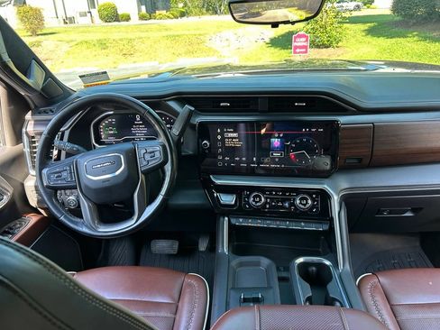 Used 2024 GMC Sierra 2500 Denali Ultimate AWD/4WD image 18