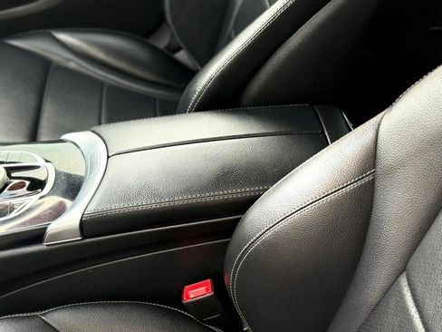 Used 2018 Mercedes-Benz C 300 4MATIC Sedan image 21