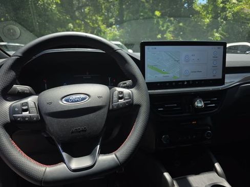Used 2024 Ford Escape ST-Line w/ Tech Pack #1 FWD image 13