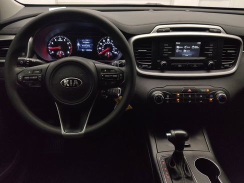 Used 2017 Kia Sorento FWD image 22