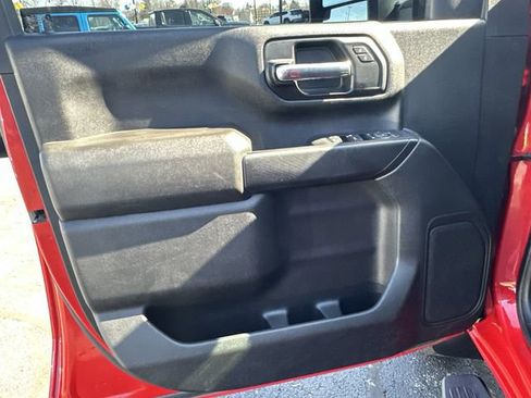 Used 2020 Chevrolet Silverado 2500 Custom w/ Custom Value Package image 18