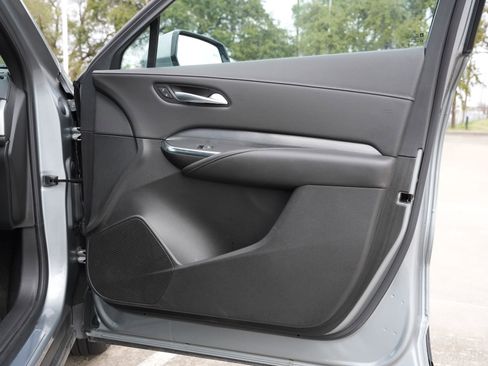 Certified 2025 Cadillac XT4 Premium Luxury image 28