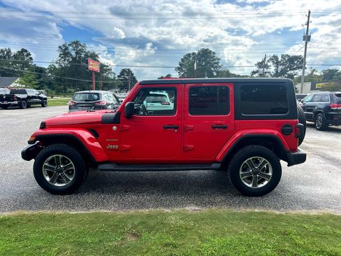 Used 2021 Jeep Wrangler Unlimited Sahara image 3