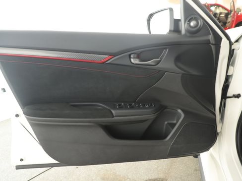Used 2021 Honda Civic Type R image 10