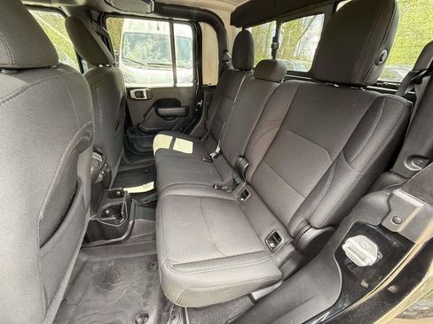 Used 2021 Jeep Gladiator Sport image 13