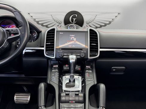 Used 2018 Porsche Cayenne GTS image 11