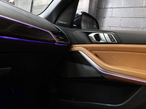 Used 2021 BMW X5 xDrive40i w/ M Sport Package image 68