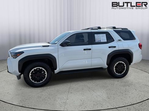 Used 2025 Toyota 4Runner TRD Off-Road Premium AWD/4WD image 3