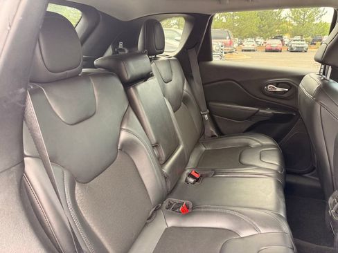 Used 2020 Jeep Cherokee Latitude Plus FWD image 15