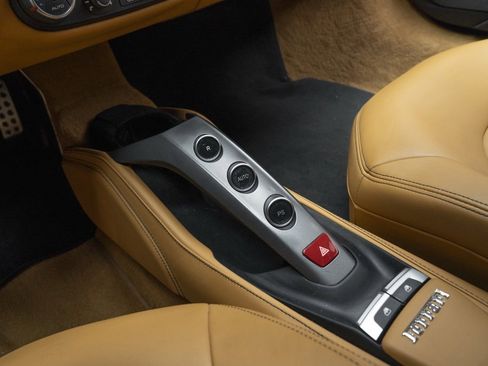 Used 2016 Ferrari 488 GTB Base image 29