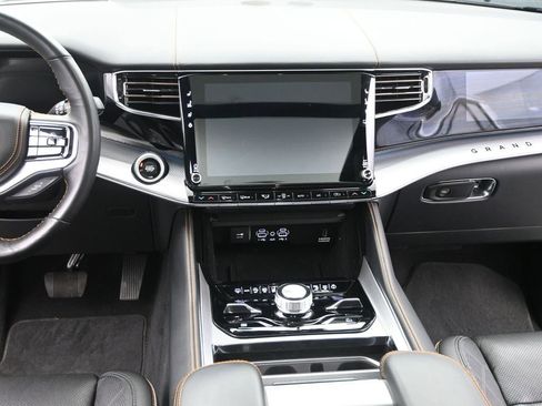 Used 2023 Jeep Grand Wagoneer Series III image 26