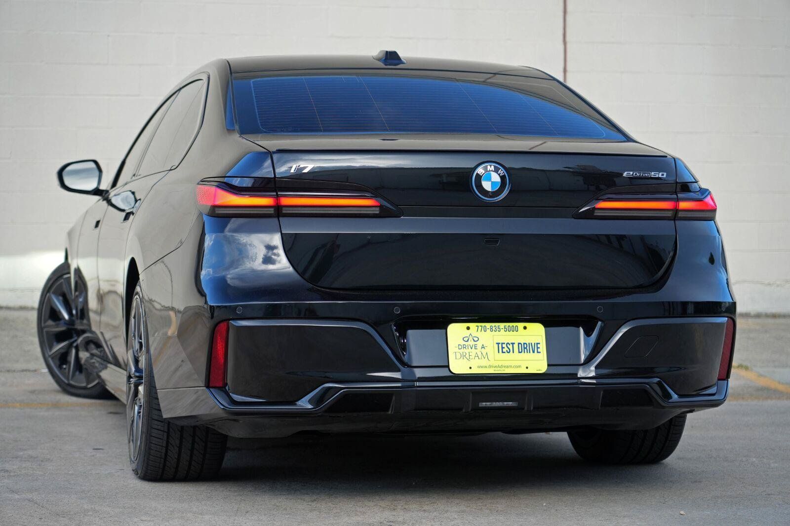 Used 2024 BMW i7 eDrive50 w/ M Sport Package RWD image 6
