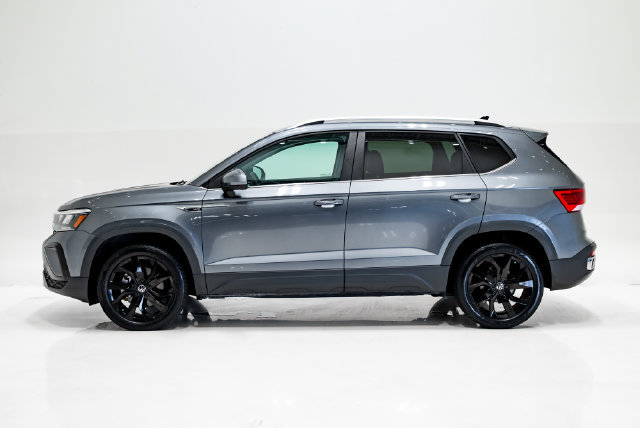 Used 2023 Volkswagen Taos SE w/ Black Wheel Package FWD image 26