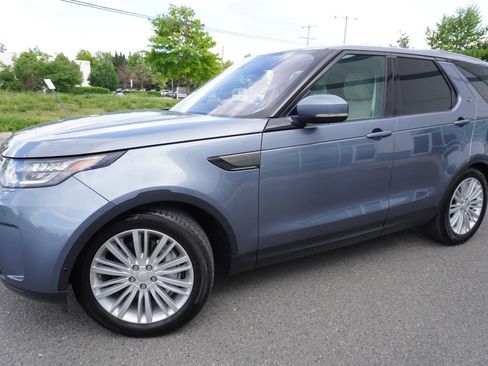 Used 2020 Land Rover Discovery SE AWD/4WD image 3