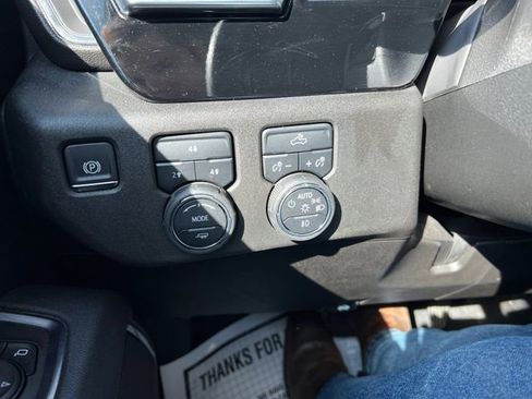 Used 2025 Chevrolet Silverado 2500 LT w/ Convenience Package image 23