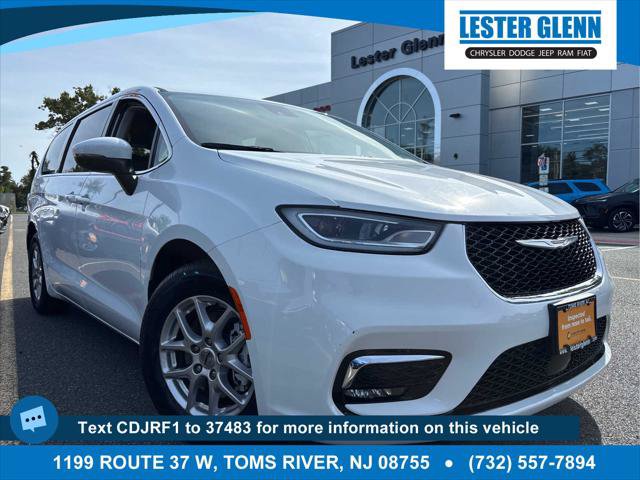 Certified 2023 Chrysler Pacifica Touring-L FWD image 1