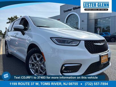 Certified 2023 Chrysler Pacifica Touring-L