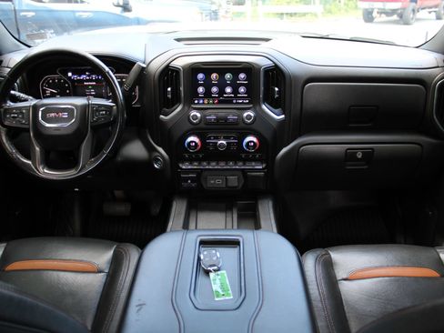 Used 2020 GMC Sierra 1500 AT4 w/ AT4 Premium Package AWD/4WD image 12