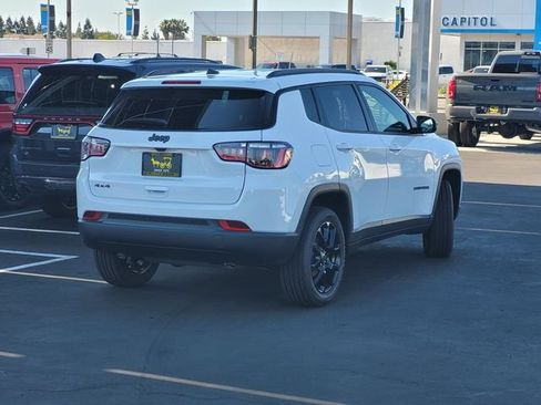 New 2026 Jeep Compass Latitude AWD/4WD image 4