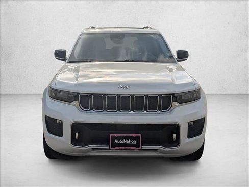 Certified 2022 Jeep Grand Cherokee Overland w/ Luxury Tech Group IV RWD image 2