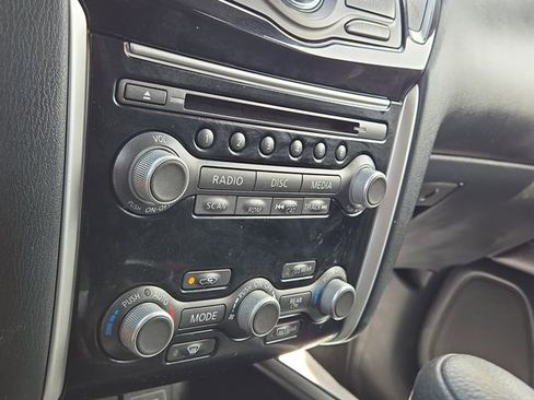 Used 2020 Nissan Pathfinder S FWD image 13